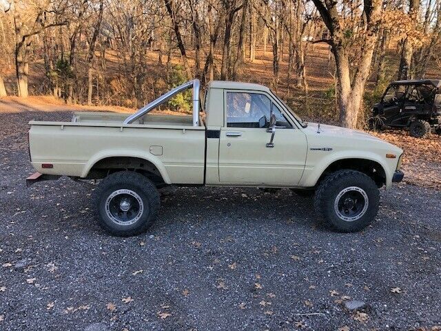 1980 Brown Toyota Pickup Standard Cab Pickup
