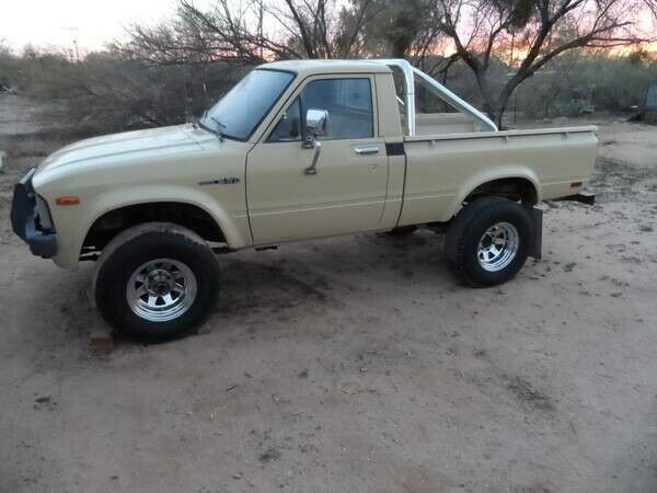 1980 Brown Toyota Pickup Standard Cab Pickup