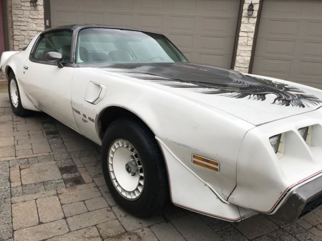 1980 White Pontiac Firebird Coupe
