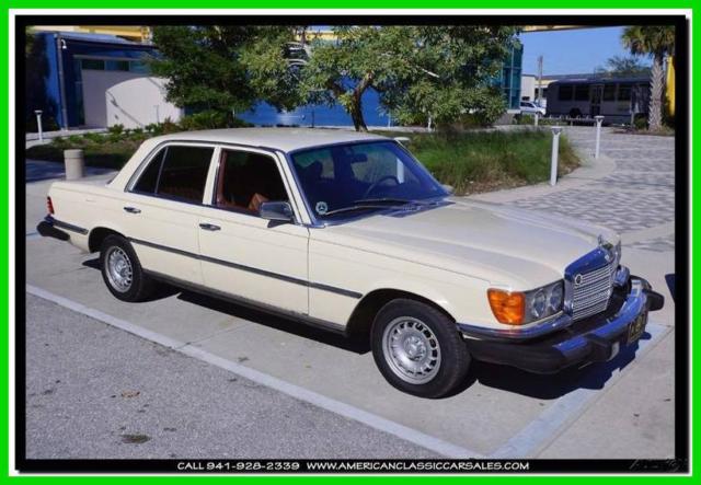 1980 Silver Mercedes-Benz 400-Series