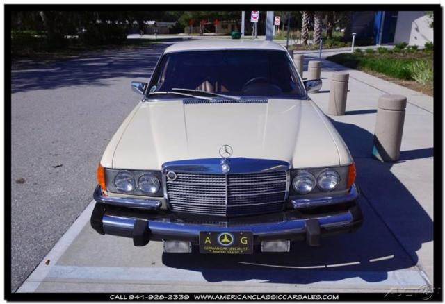 1980 Silver Mercedes-Benz 400-Series