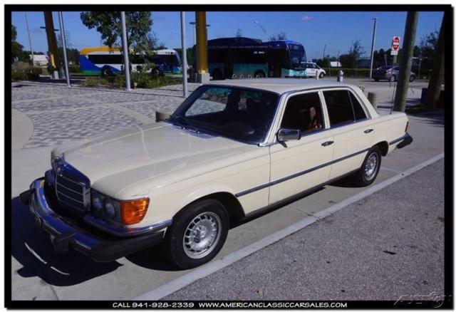 1980 Silver Mercedes-Benz 400-Series