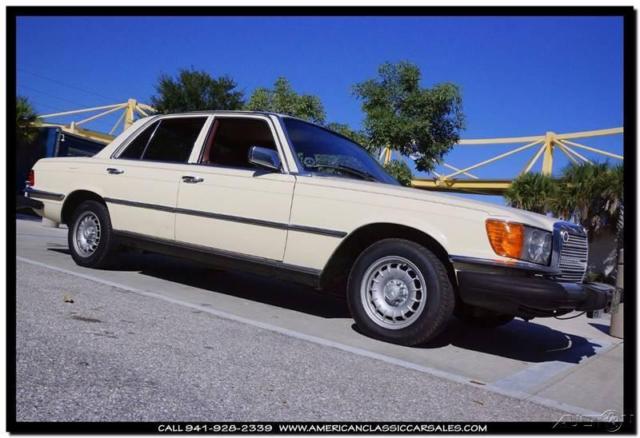 1980 Silver Mercedes-Benz 400-Series