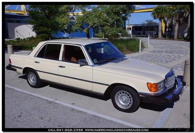 1980 Silver Mercedes-Benz 400-Series