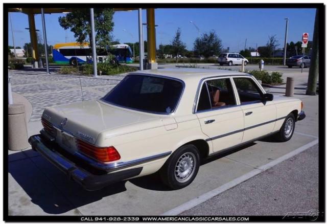 1980 Silver Mercedes-Benz 400-Series