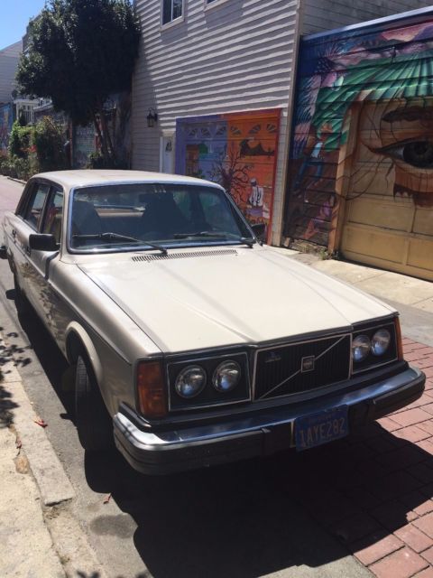 1980 Tan Volvo 240