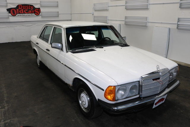 1980 White Mercedes-Benz 300-Series Sedan
