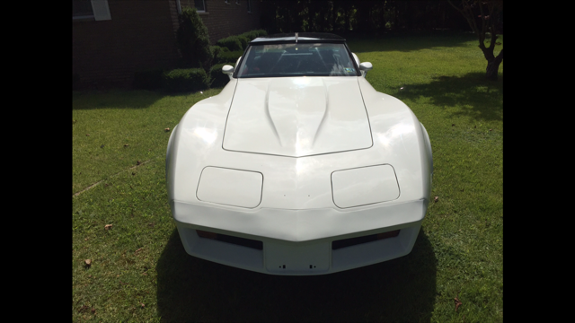1980 White Chevrolet Corvette Coupe