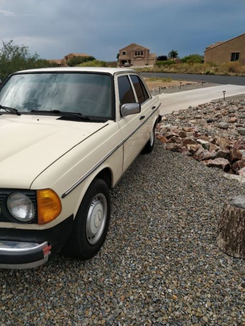 1981 Tan Mercedes-Benz 200-Series Sedan