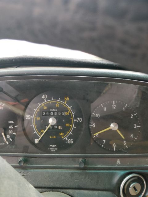 1981 Tan Mercedes-Benz 200-Series Sedan