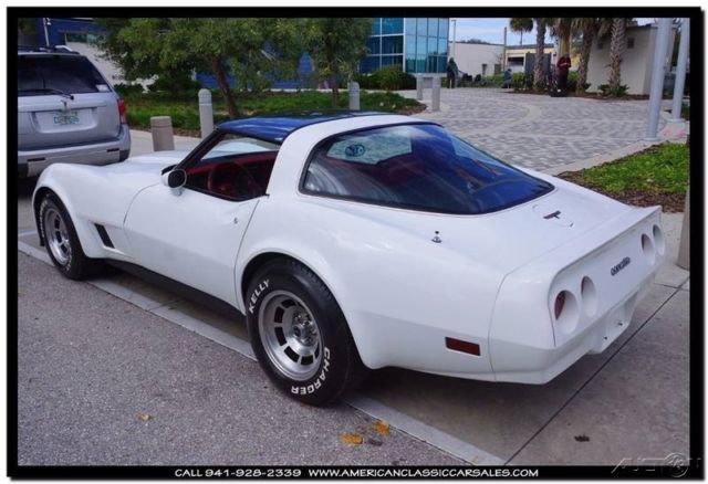1981 White Chevrolet Corvette Coupe