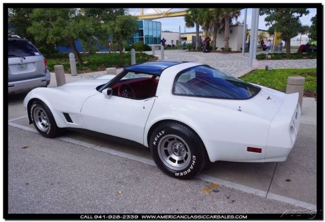 1981 White Chevrolet Corvette Coupe