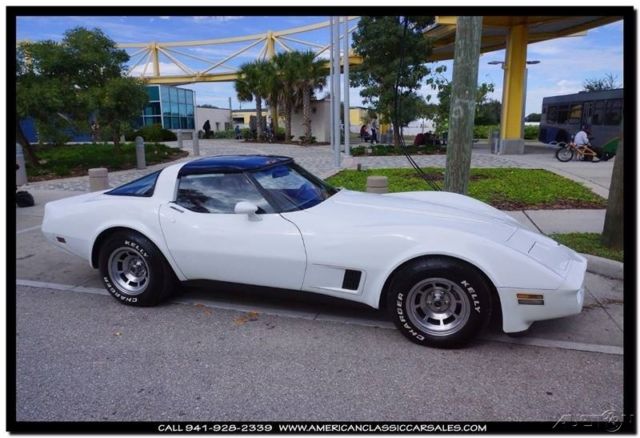 1981 White Chevrolet Corvette Coupe