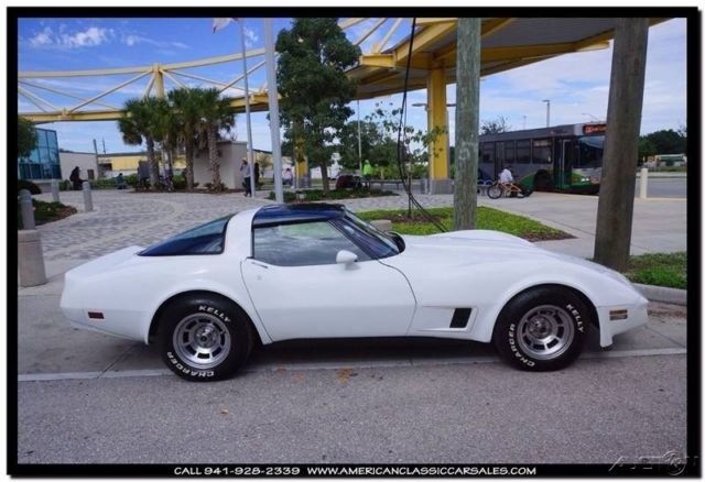 1981 White Chevrolet Corvette Coupe