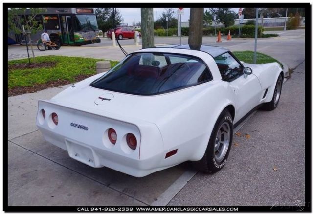1981 White Chevrolet Corvette Coupe