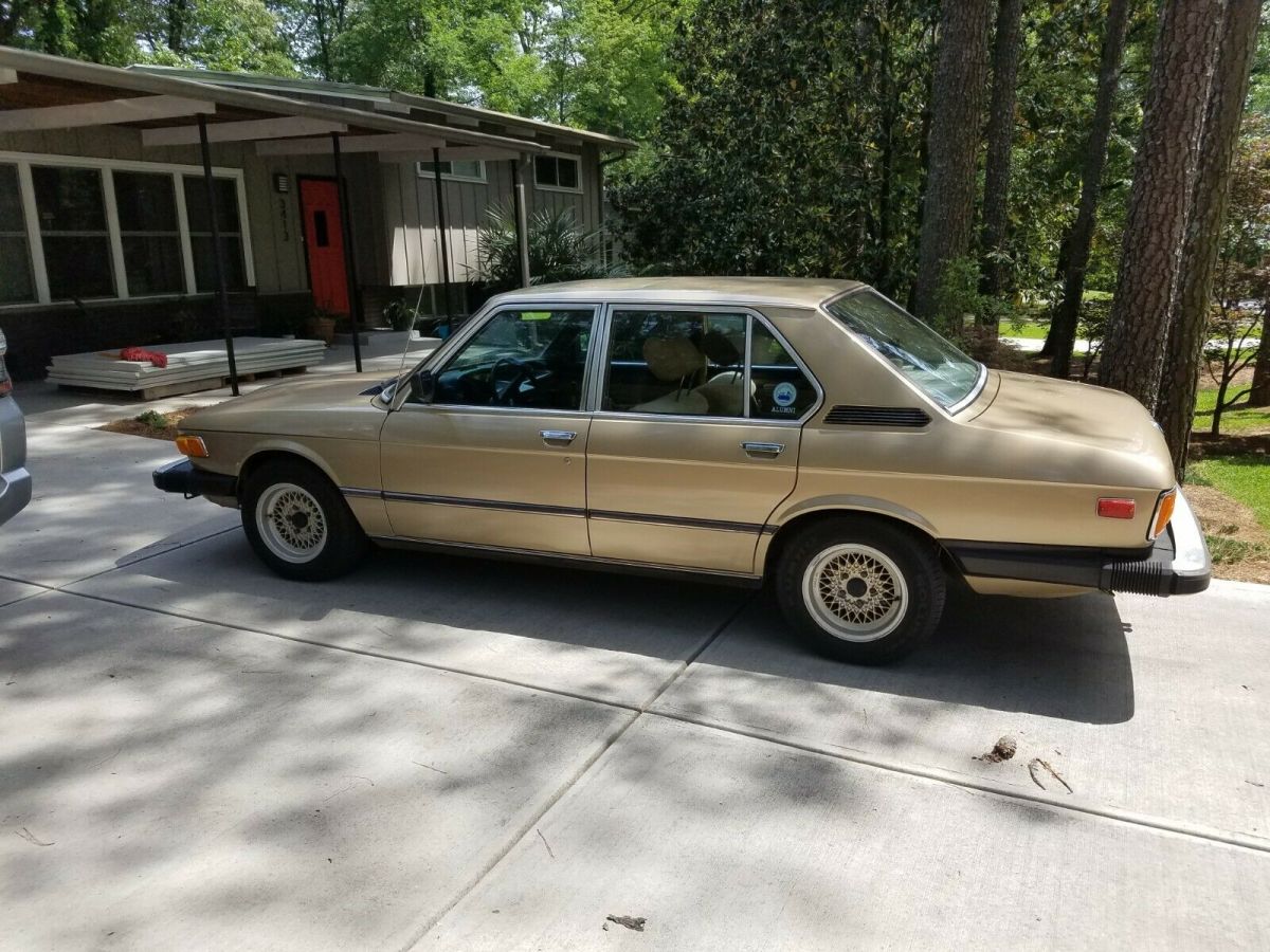 1981 Gold BMW 5-Series Sedan