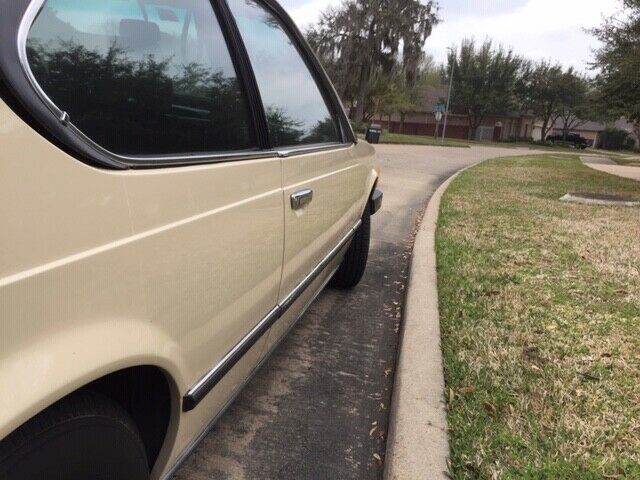 1981 Safari beige BMW 6-Series Coupe