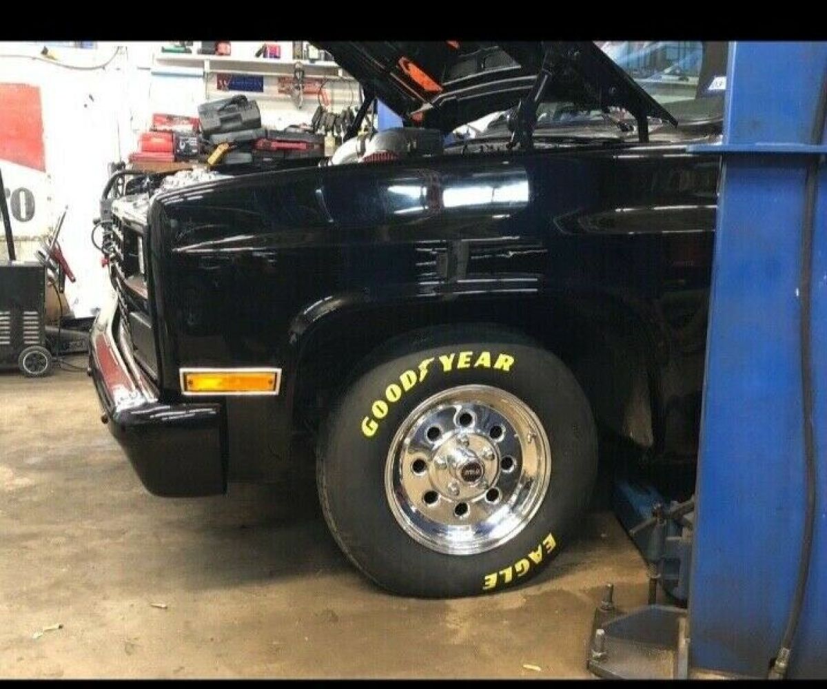 1981 GREY/BLACK Chevrolet C-10 Cab & Chassis