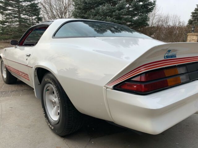 1980 White Chevrolet Camaro Coupe
