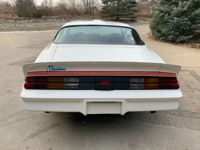 1980 White Chevrolet Camaro Coupe