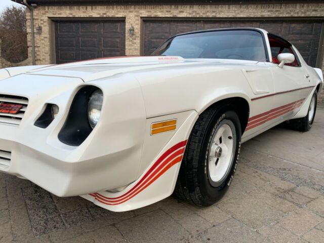 1980 White Chevrolet Camaro Coupe