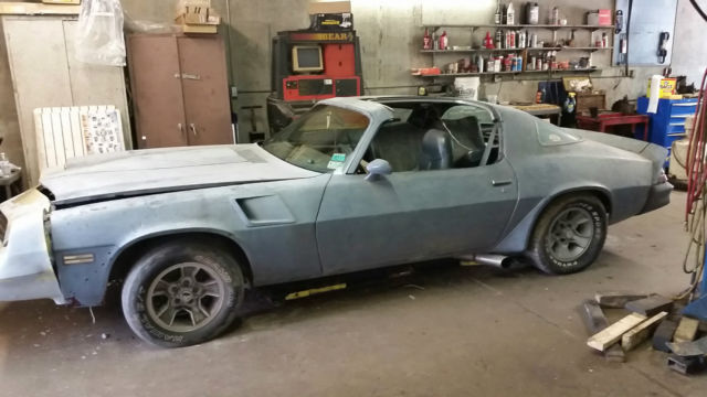 1981 Primer Gray Chevrolet Camaro Coupe
