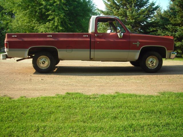 1981 Red/White Chevrolet C-10