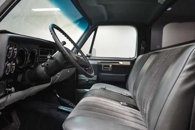 1981 White Chevrolet C10 4x4 LS --