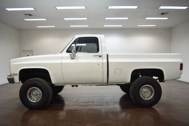 1981 White Chevrolet C10 4x4 LS --