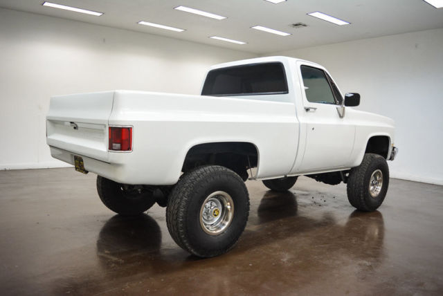 1981 White Chevrolet C10 4x4 LS --