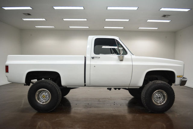 1981 White Chevrolet C10 4x4 LS --
