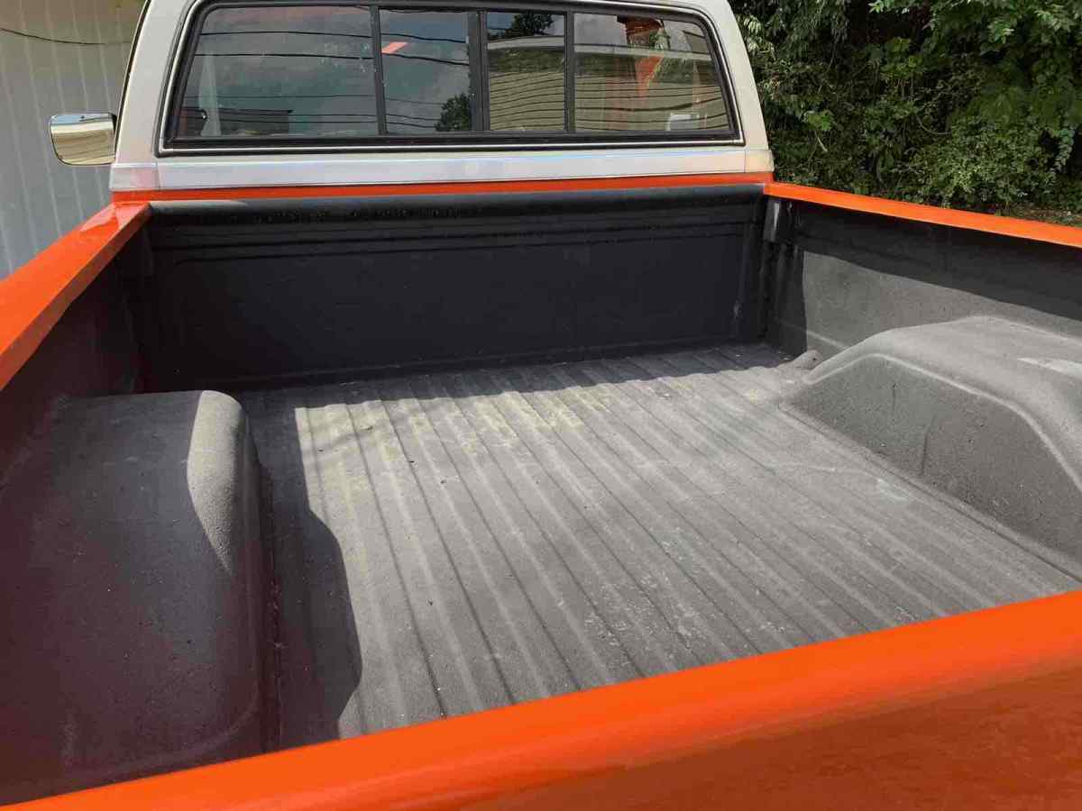 1981 Orange Chevrolet C10 Pickup