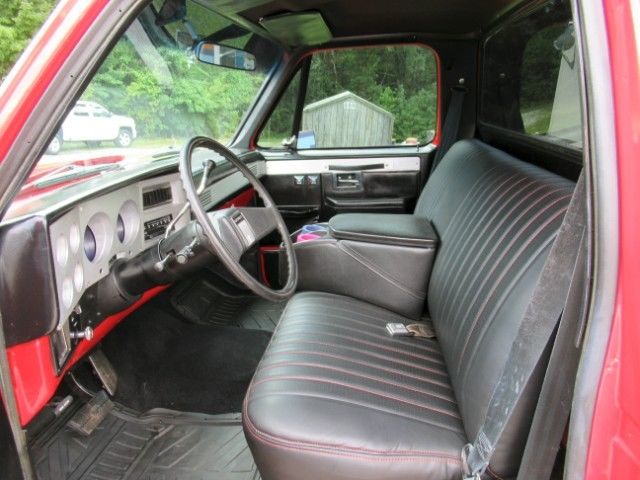 1981 Red Chevrolet C-10 --