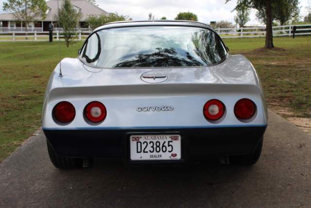1981 Silver / Blue Chevrolet Corvette Coupe