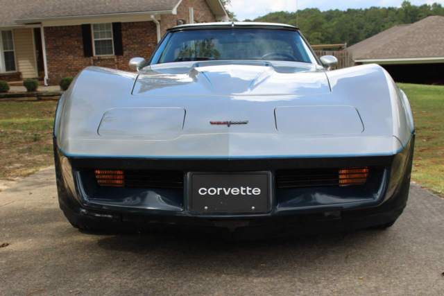 1981 Silver / Blue Chevrolet Corvette Coupe