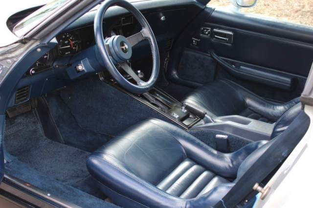 1981 Silver / Blue Chevrolet Corvette Coupe