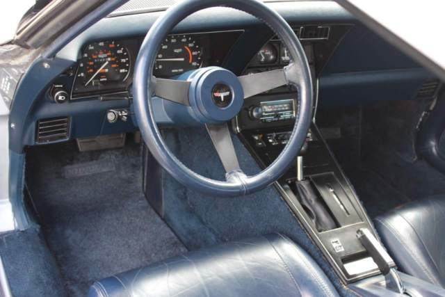 1981 Silver / Blue Chevrolet Corvette Coupe