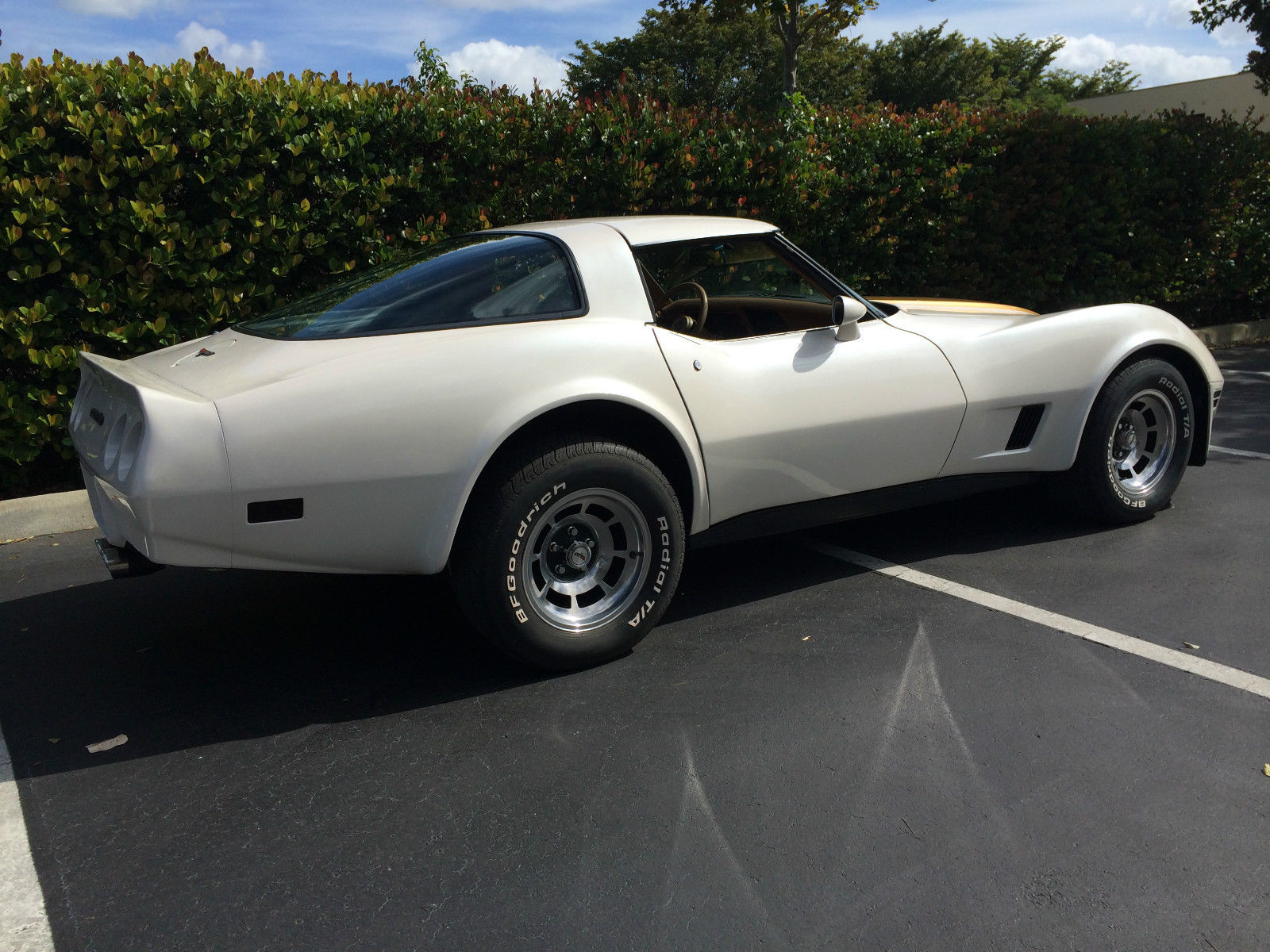 1981 White Chevrolet Corvette T-Top Coupe