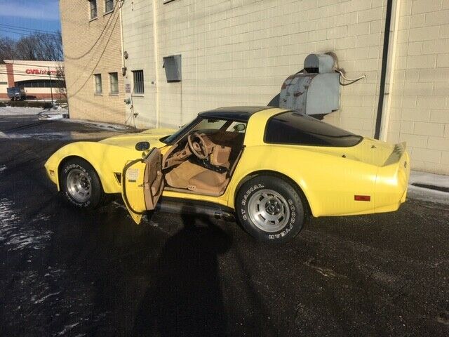 1981 yellow Chevrolet Corvette Coupe