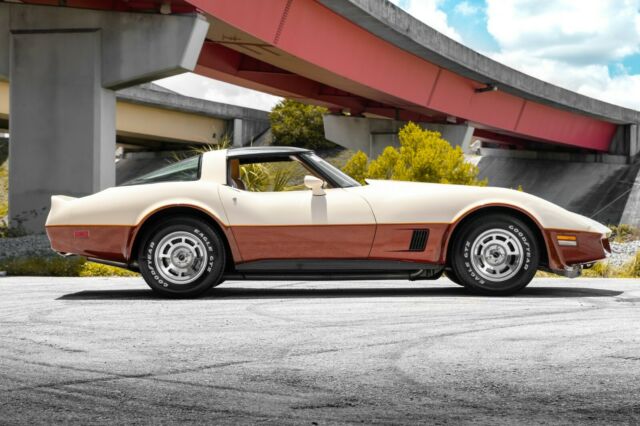 1981 Beige/Bronze Chevrolet Corvette Coupe