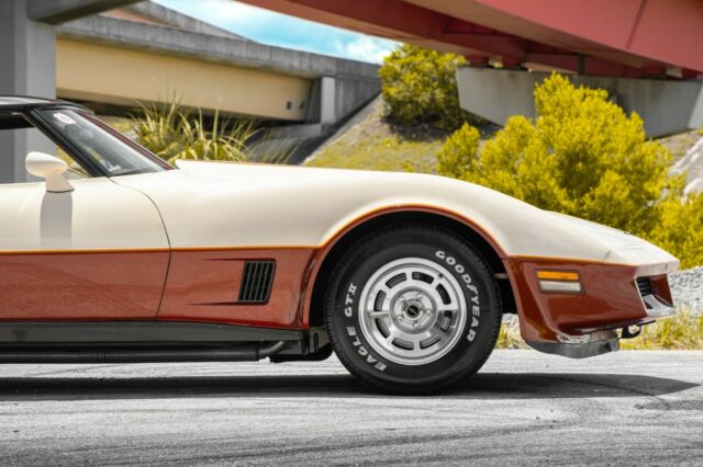1981 Beige/Bronze Chevrolet Corvette Coupe
