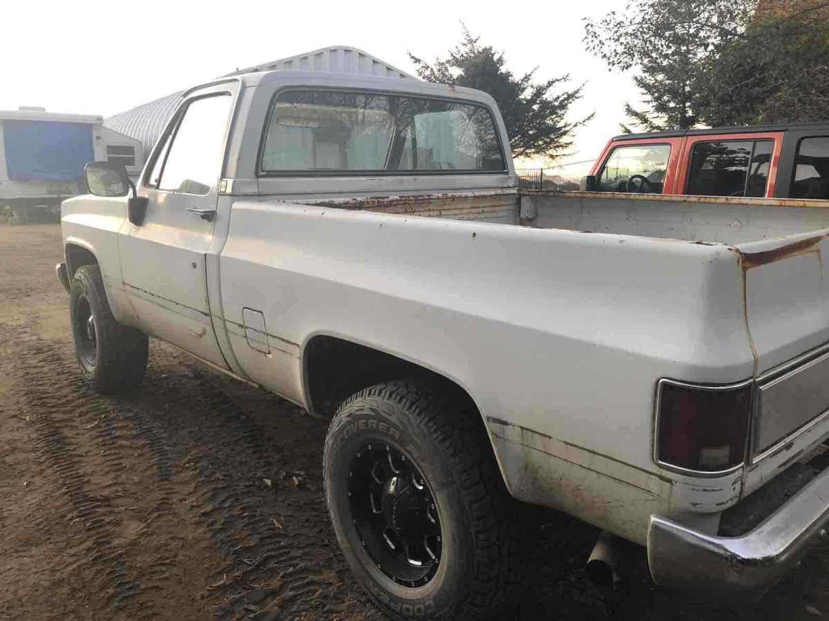 1981 White Chevrolet K20 Pickup