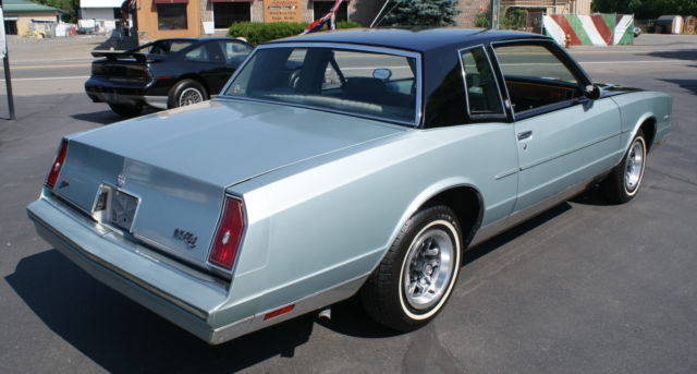 1981 Two Tone Black/Blue Grey Chevrolet Monte Carlo Coupe 2 Door