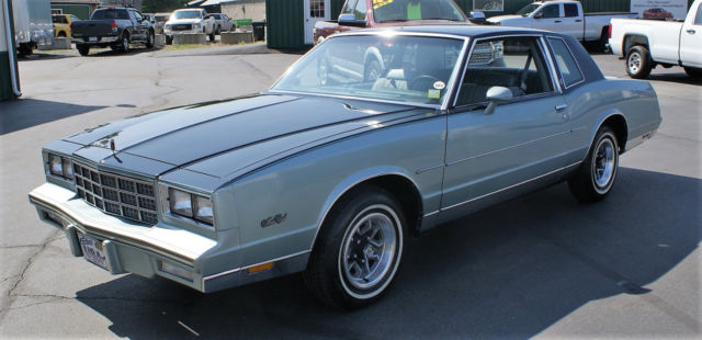 1981 Two Tone Black/Blue Grey Chevrolet Monte Carlo Coupe 2 Door
