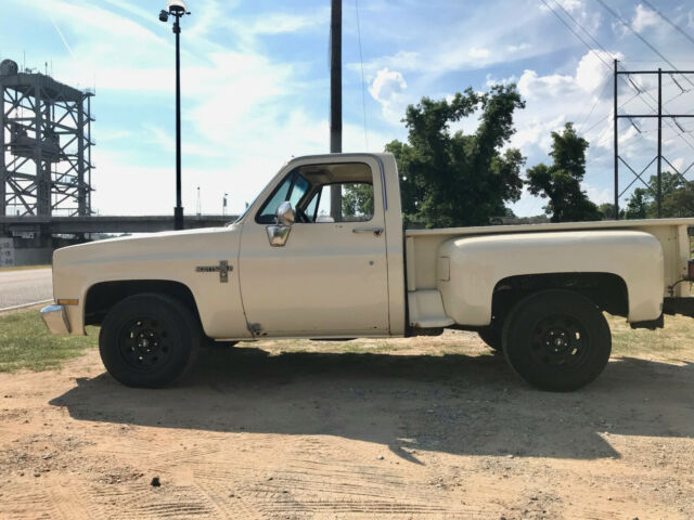 1981 Cream Chevrolet C-10 Standard Cab Pickup
