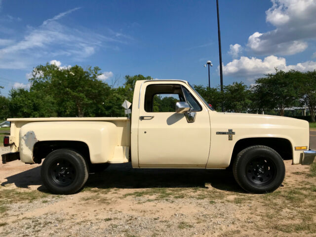 1981 Cream Chevrolet C-10 Standard Cab Pickup