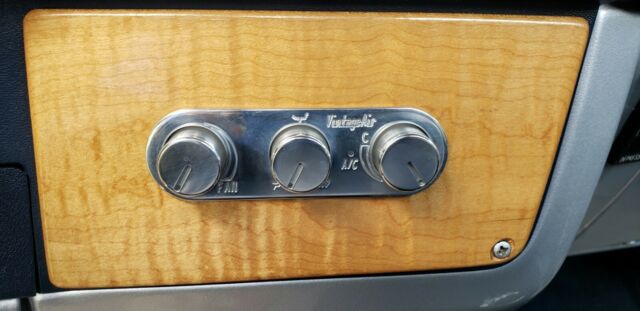 1981 BLUE/SILVER Chevrolet C-10 Standard Cab Pickup