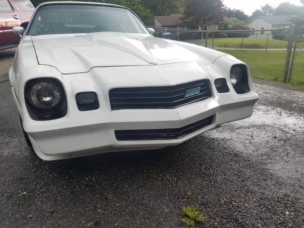 1981 White Chevrolet Camaro Coupe