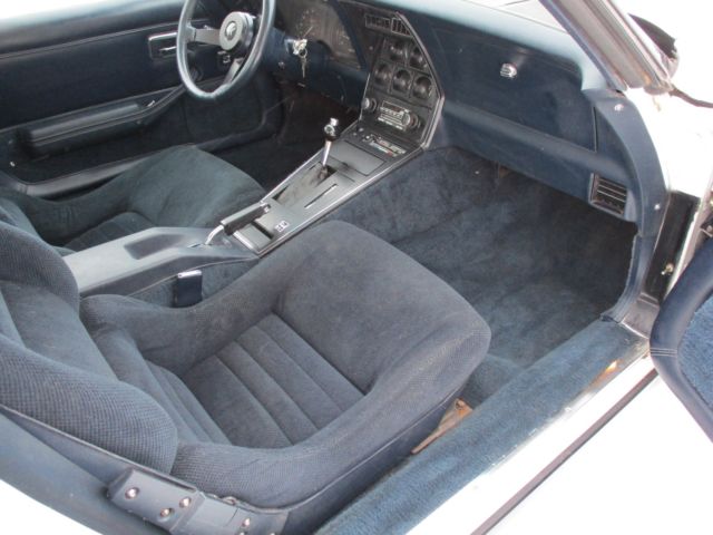 1981 White Chevrolet Corvette Coupe
