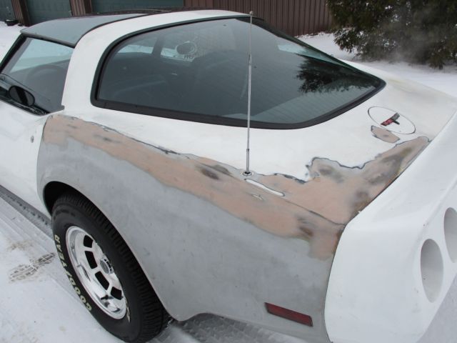 1981 White Chevrolet Corvette Coupe